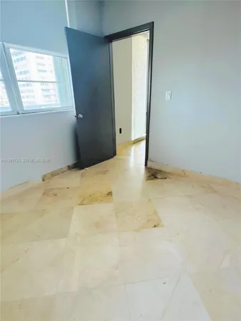 $3,499 | 5825 Collins Avenue, Unit 9B, Miami Beach, FL 33140