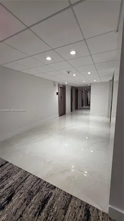 $3,499 | 5825 Collins Avenue, Unit 9B, Miami Beach, FL 33140