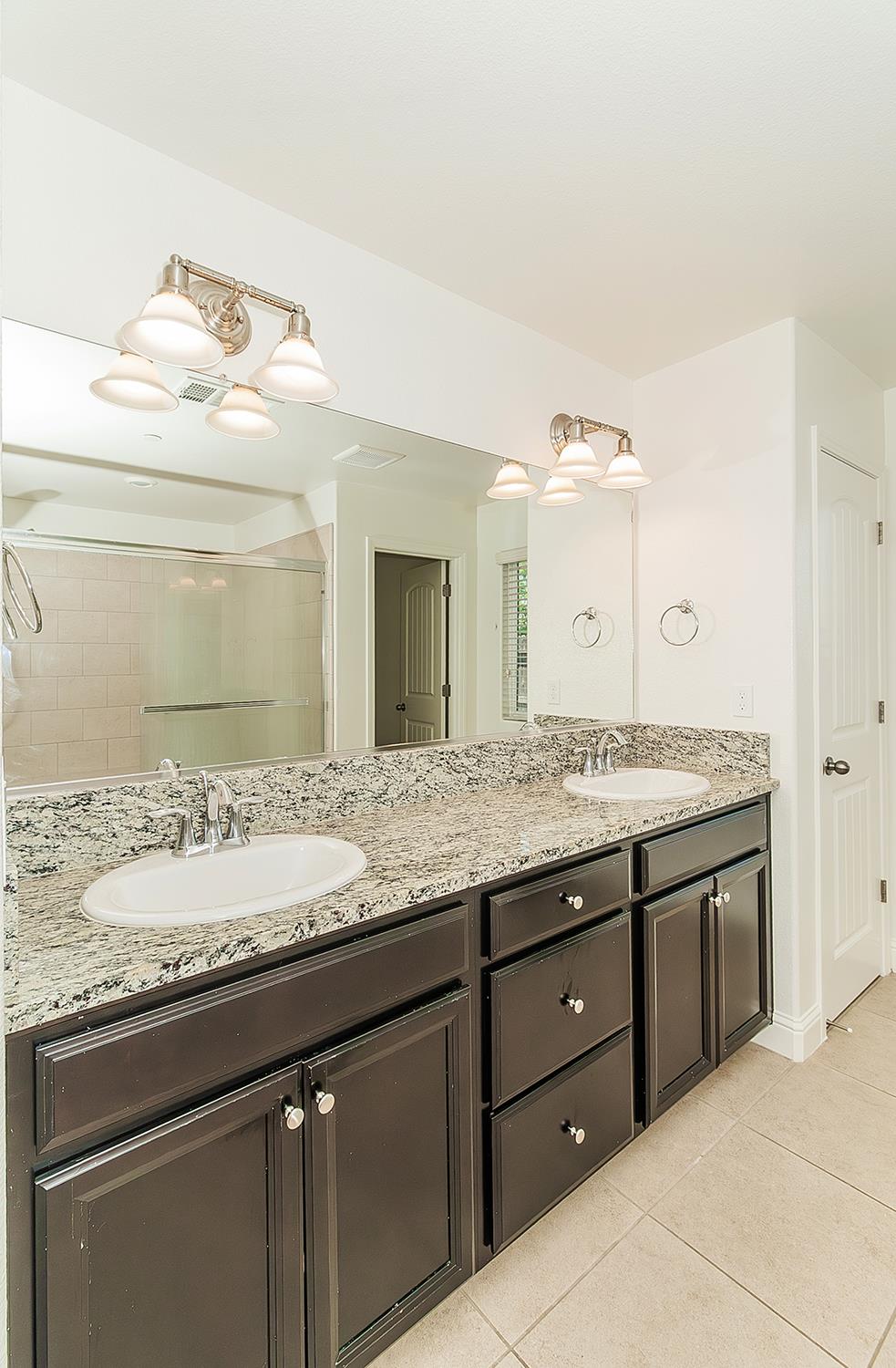 461 Cascade Way Madera, CA 93636 - Photo 17 of 36 Gallery Image 17