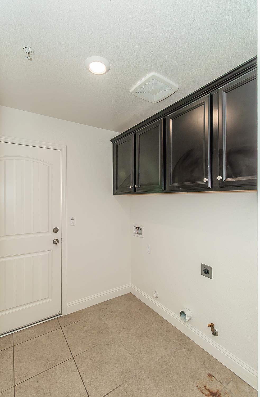 461 Cascade Way Madera, CA 93636 - Photo 22 of 36 Gallery Image 22