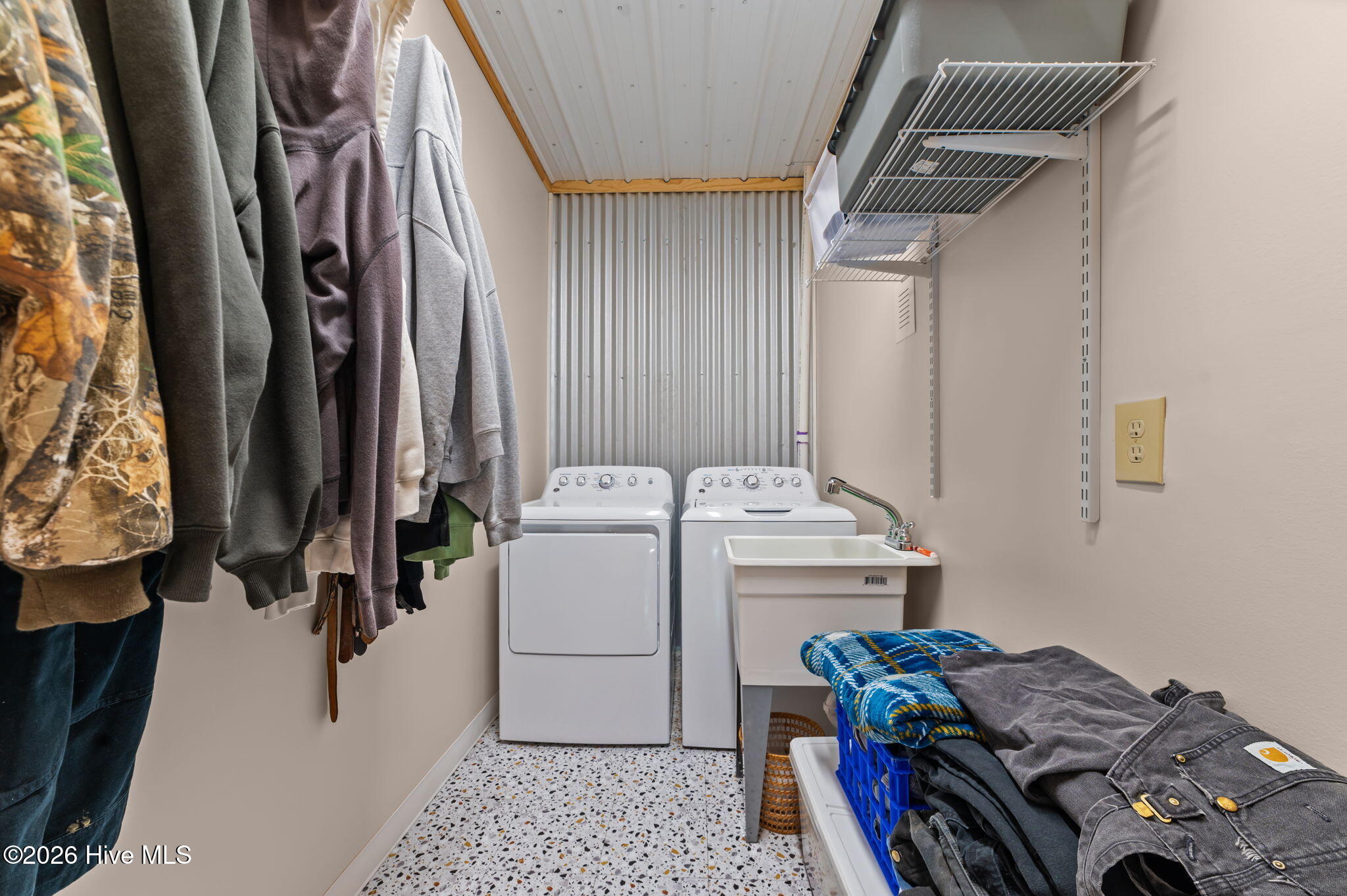 4176 Jolly Road Ayden, NC 28513 - Photo 33 of 51 laundry room