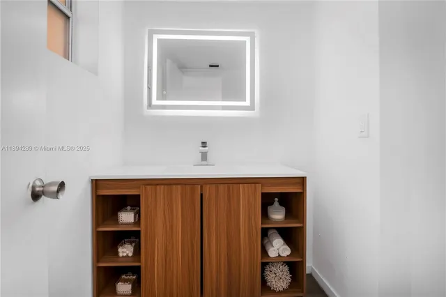 $180,000 | 16400 Northeast 17th Avenue, Unit 601, North Miami Beach, FL 33162