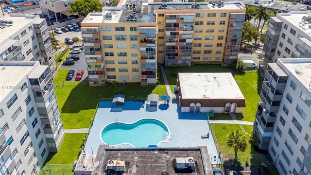 $180,000 | 16400 Northeast 17th Avenue, Unit 601, North Miami Beach, FL 33162