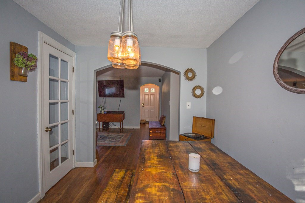24 Ashley Road Holyoke, MA 01040 - Photo 12 of 42 Gallery Image 12