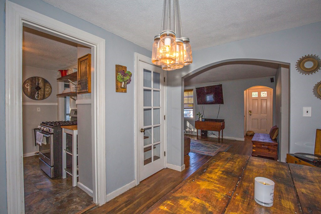 24 Ashley Road Holyoke, MA 01040 - Photo 13 of 42 Gallery Image 13