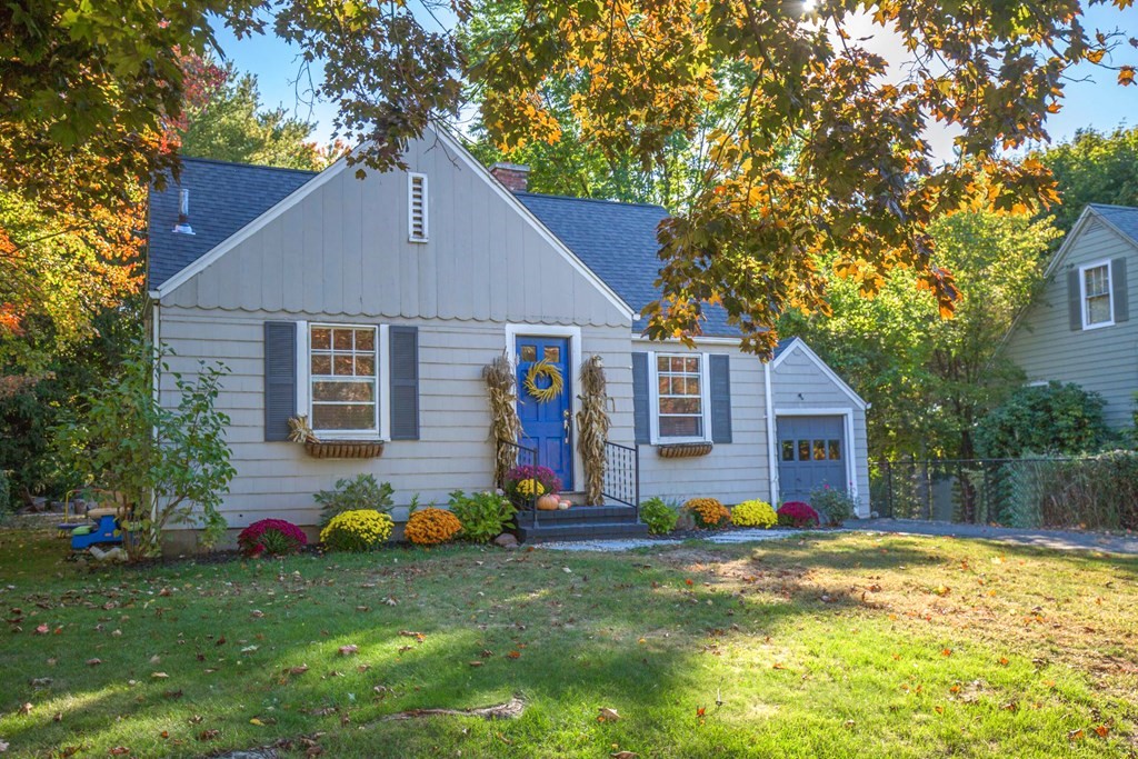 24 Ashley Road Holyoke, MA 01040 - Photo 2 of 42 Gallery Image 2