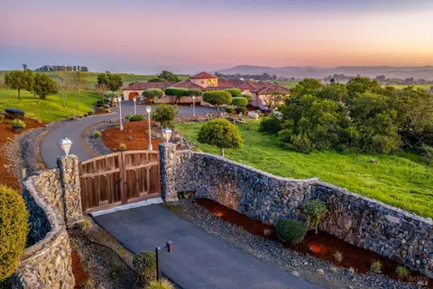 $9,695,000 | 2420 Mountain Ranch Road, Petaluma, CA 94954