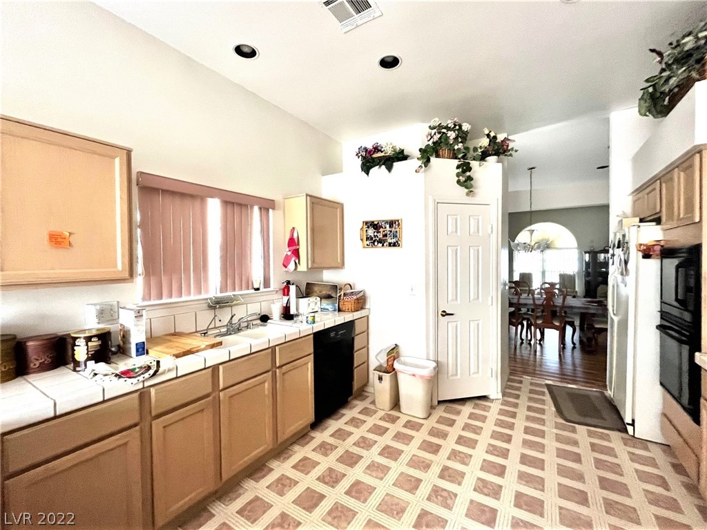 5316 Rim View Lane Las Vegas, NV 89130 - Photo 4 of 28 Gallery Image 4