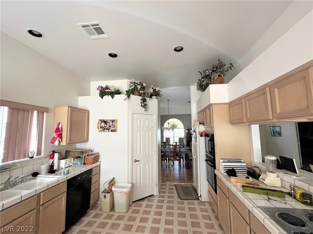 5316 Rim View Lane Las Vegas, NV 89130 - Photo 5 of 28 Gallery Image 5