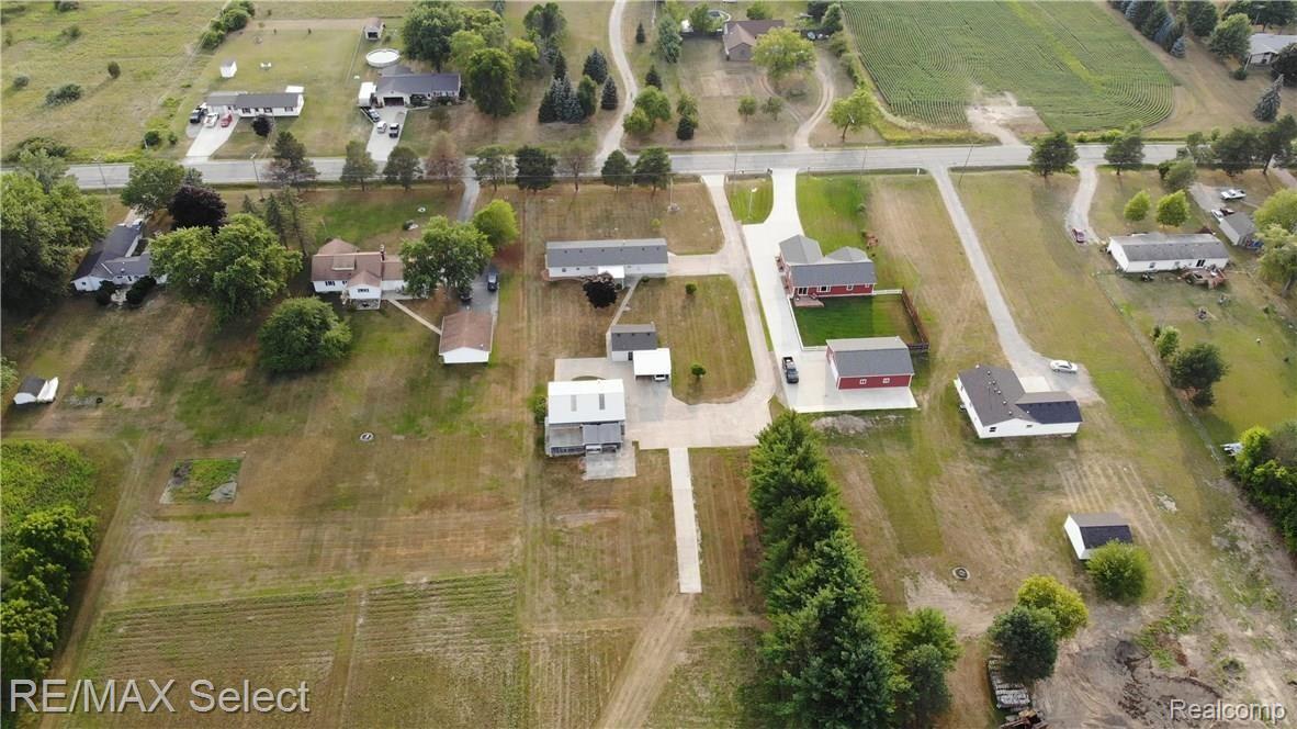 3325 South Vassar Road Davison, MI 48423 - Photo 2 of 47 3325 Vassar Rd - Davison 25.jpg