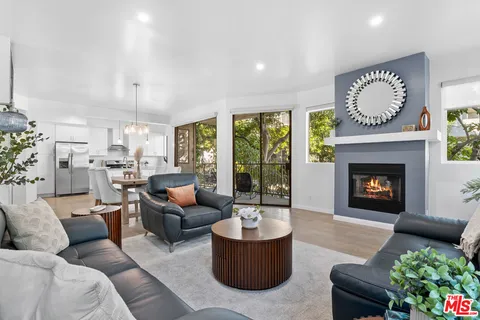 $1,248,000 | 9000 Cynthia Street, Unit 208, West Hollywood, CA 90069