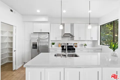 $1,248,000 | 9000 Cynthia Street, Unit 208, West Hollywood, CA 90069