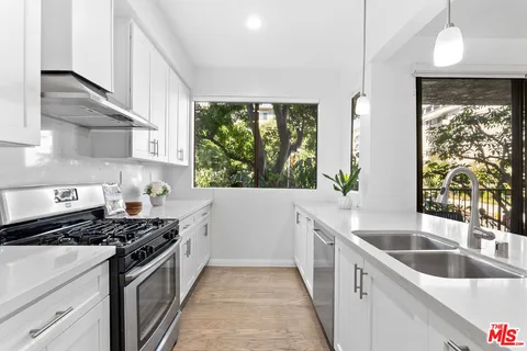 $1,248,000 | 9000 Cynthia Street, Unit 208, West Hollywood, CA 90069