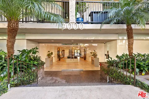 $1,248,000 | 9000 Cynthia Street, Unit 208, West Hollywood, CA 90069