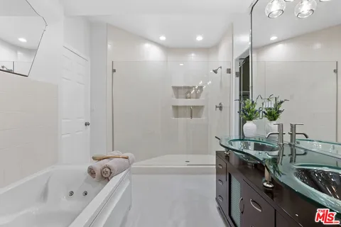 $1,248,000 | 9000 Cynthia Street, Unit 208, West Hollywood, CA 90069