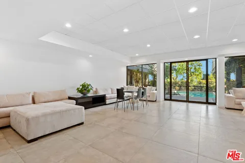 $1,248,000 | 9000 Cynthia Street, Unit 208, West Hollywood, CA 90069