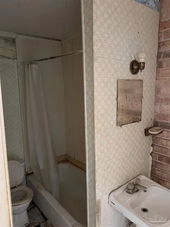 $175,000 | 201 Comanche Trail, Pensacola, FL 32506