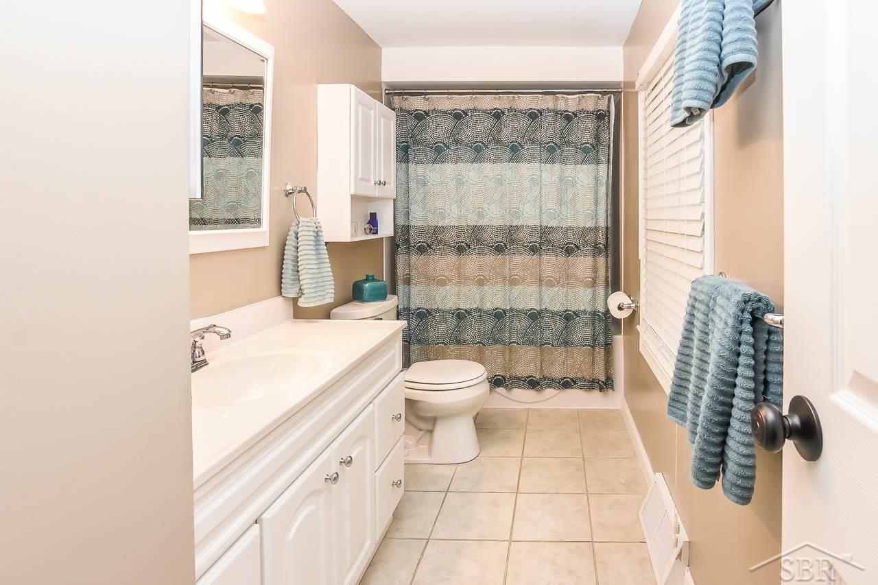 359 Stoneham Road Saginaw, MI 48638 - Photo 6 of 8 50070269-5.JPG