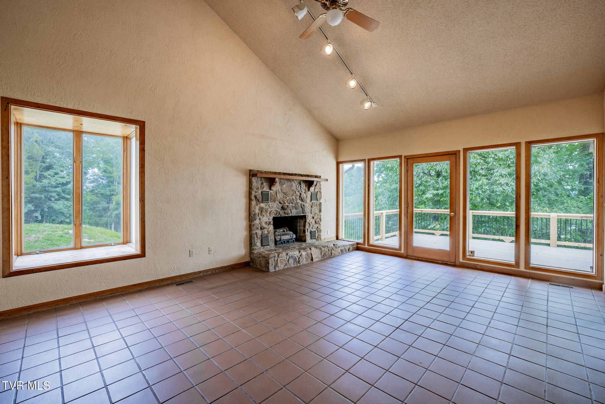 562 Gammon Road Kingsport, TN 37663 - Photo 13 of 65 1R9A8075-HDR