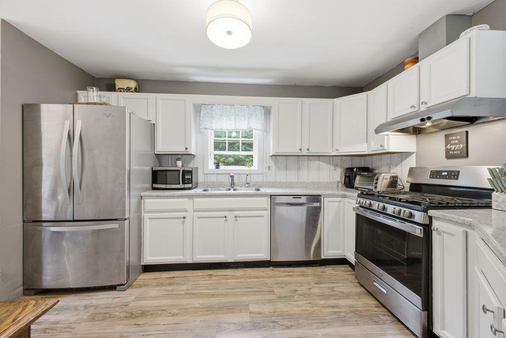 41 Daffodil Lane Cumberland, ME 04021 - Photo 10 of 28 10__V5A7262