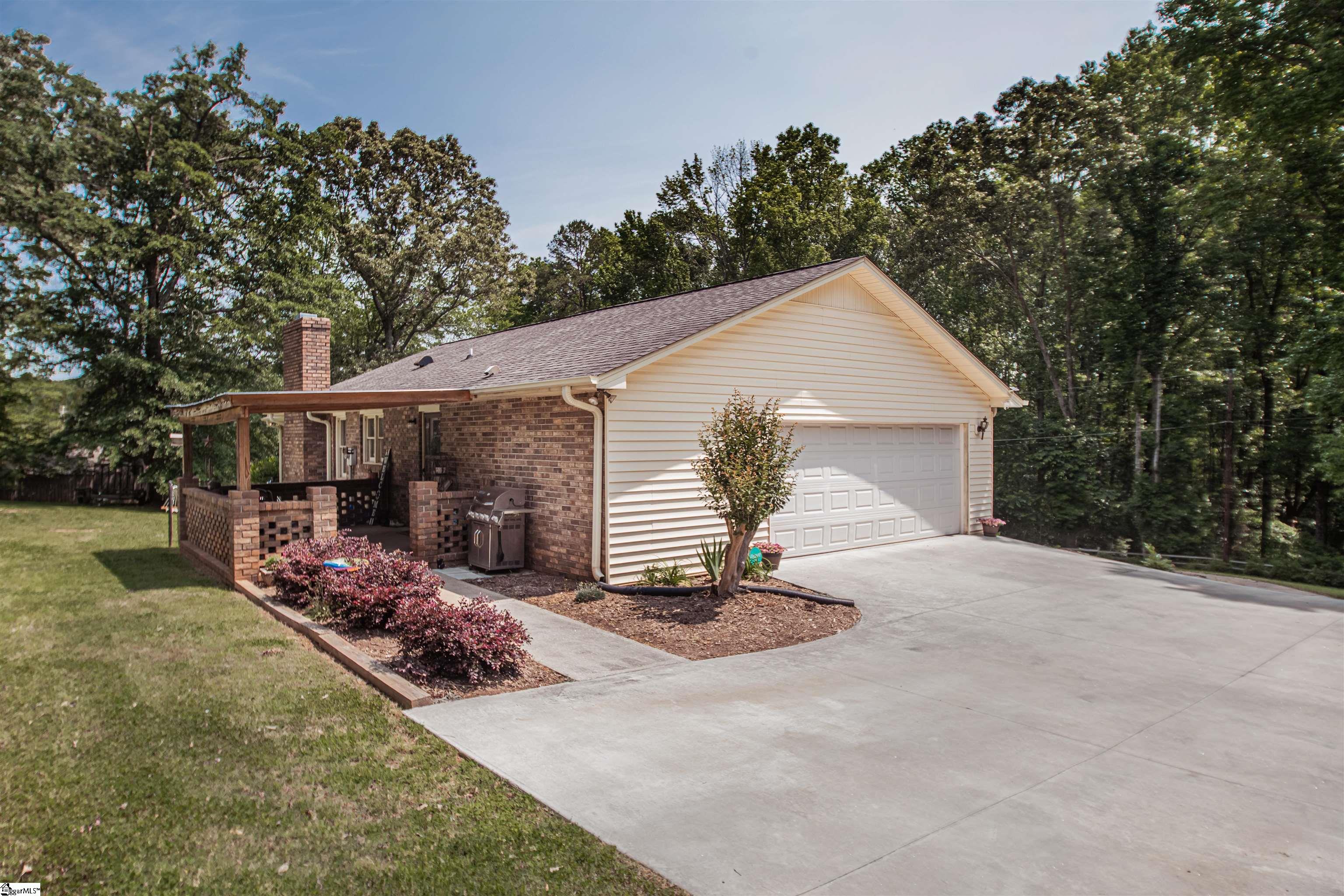 671 Pinewood Drive Pendleton, SC 29670 - Photo 8 of 36 Gallery Image 8