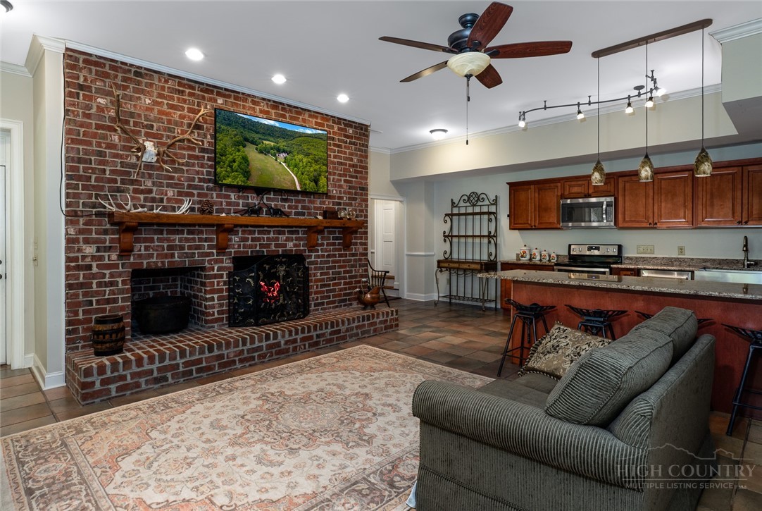 5712 Summit Road Purlear, NC 28665 - Photo 36 of 50