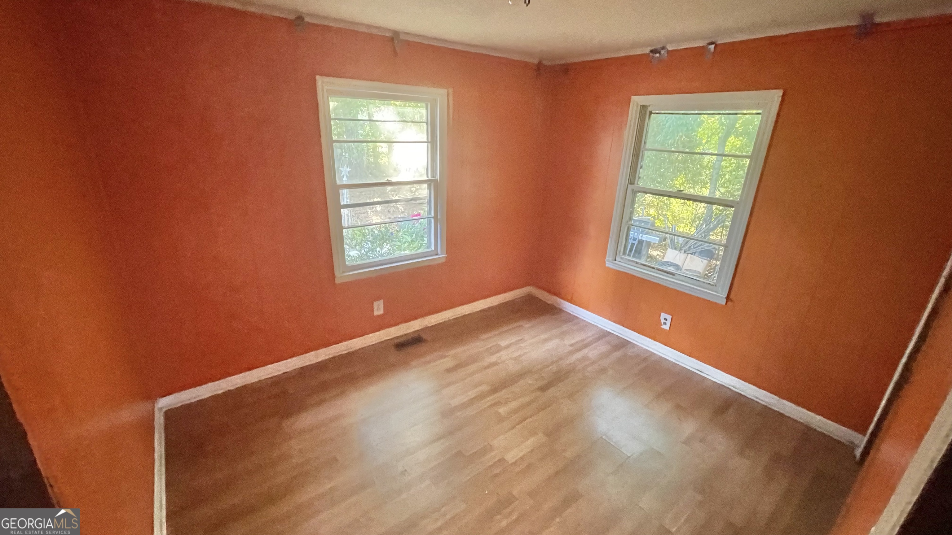 758 Jack Sharp Road Colbert, GA 30628 - Photo 6 of 14 an empty room with a window