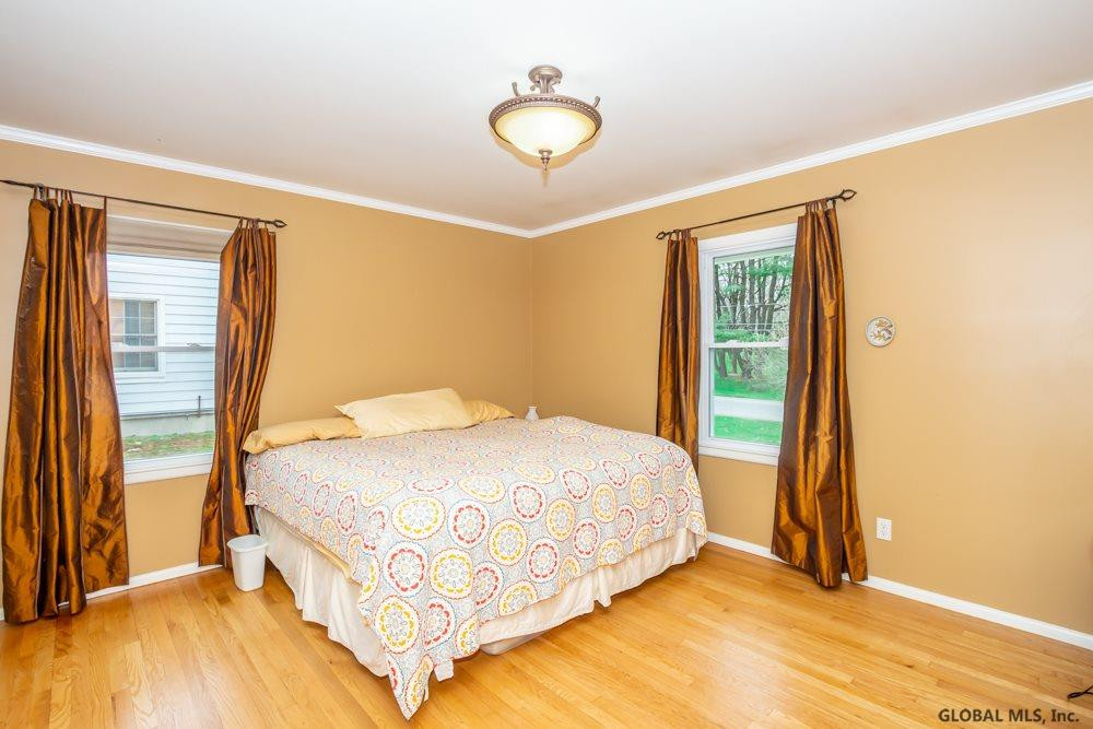 944 Riverview Road Niskayuna, NY 12309 - Photo 9 of 19 Photo 9