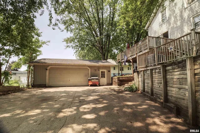 $140,000 | 828 10th Avenue, Fulton, IL 61252