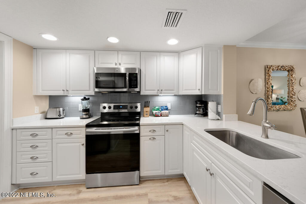 2105 Beachwood Road, Unit 2105 Fernandina Beach, FL 32034 - Photo 12 of 18 KTCHN