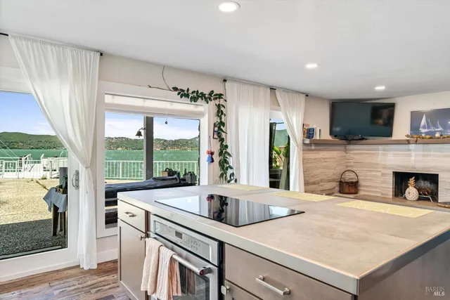 $775,000 | 13319 Lakeshore Drive, Clearlake, CA 95422