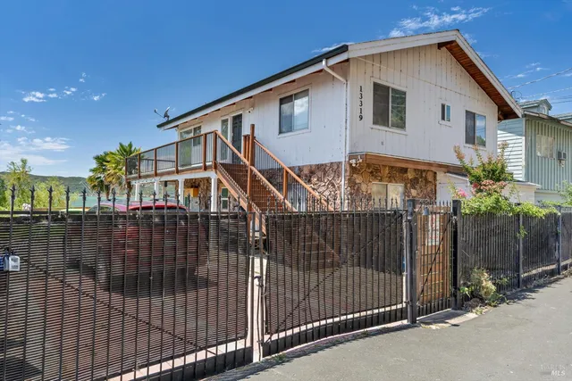 $775,000 | 13319 Lakeshore Drive, Clearlake, CA 95422