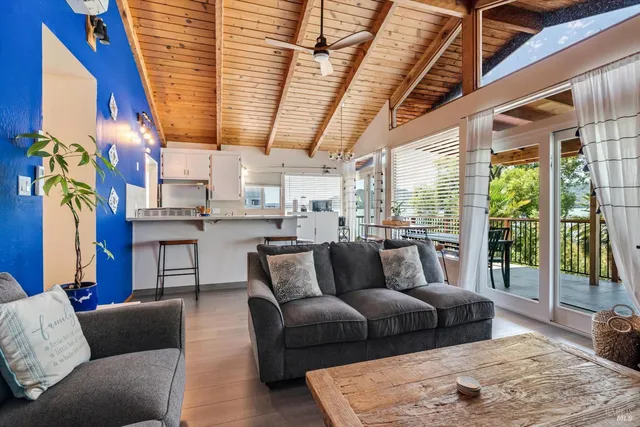 $775,000 | 13319 Lakeshore Drive, Clearlake, CA 95422