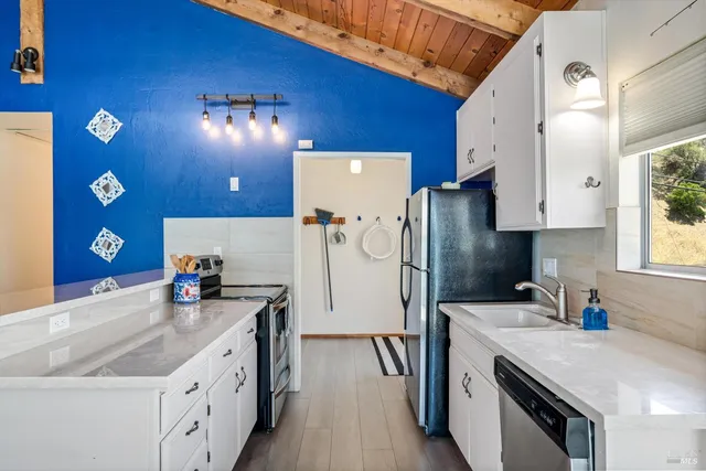 $775,000 | 13319 Lakeshore Drive, Clearlake, CA 95422