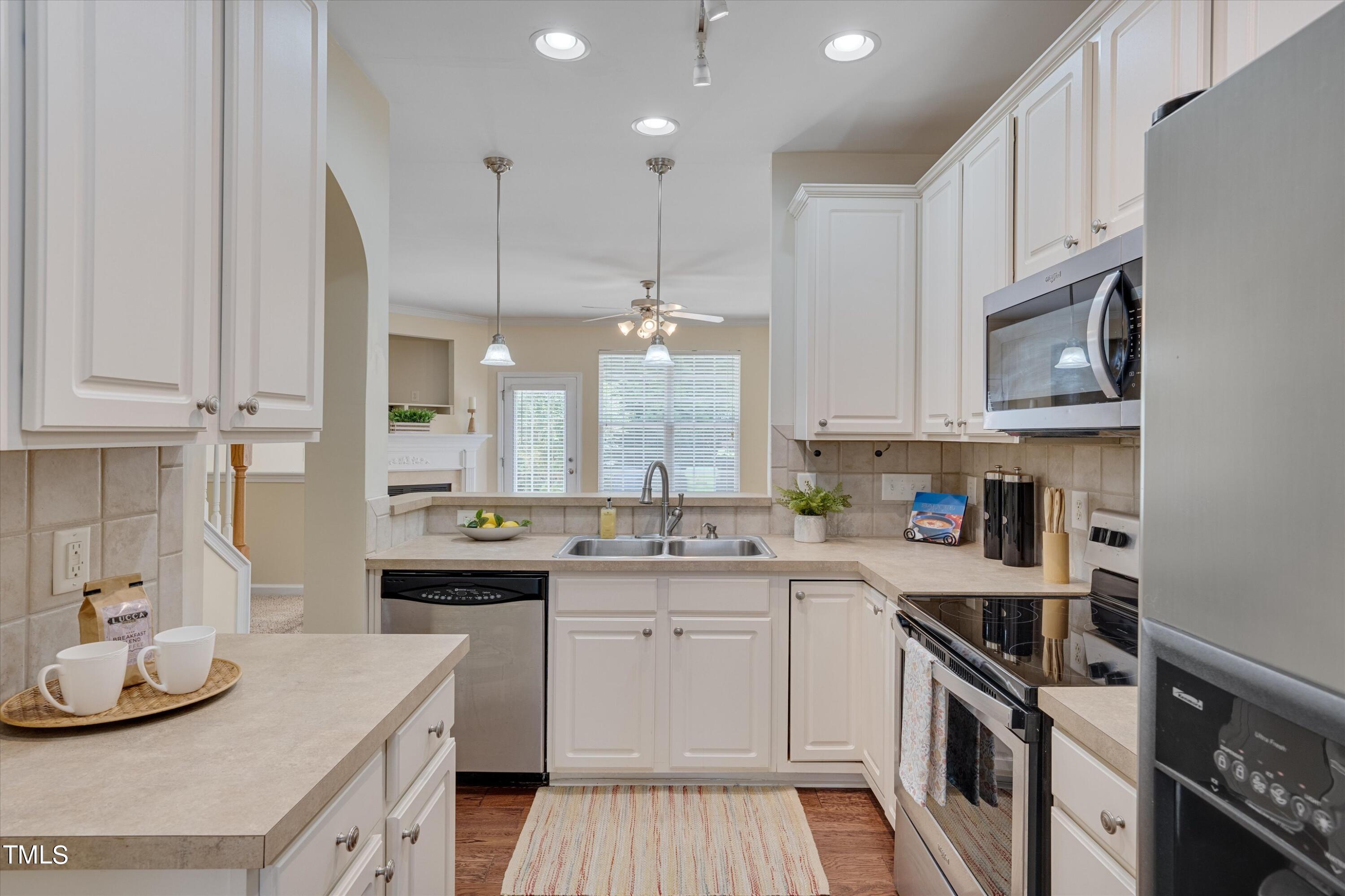 7823 Spungold Street Raleigh, NC 27617 - Photo 6 of 22 06-7823 Spungold St-6