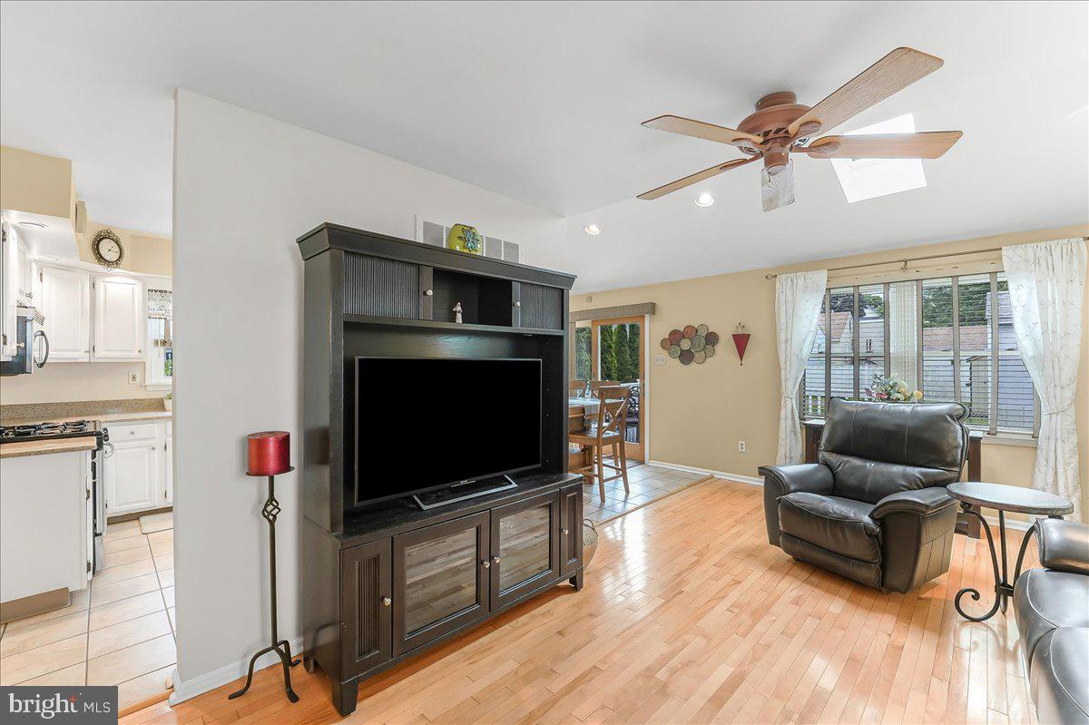 502 Ryanard Road Wallingford, PA 19086 - Photo 19 of 38 a living room with furniture and a flat screen tv