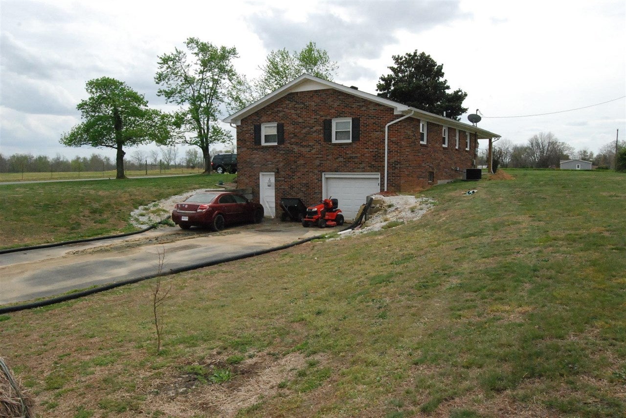 4529 Mt Union Road Scottsville, KY 42164 - Photo 4 of 32 Gallery Image 4