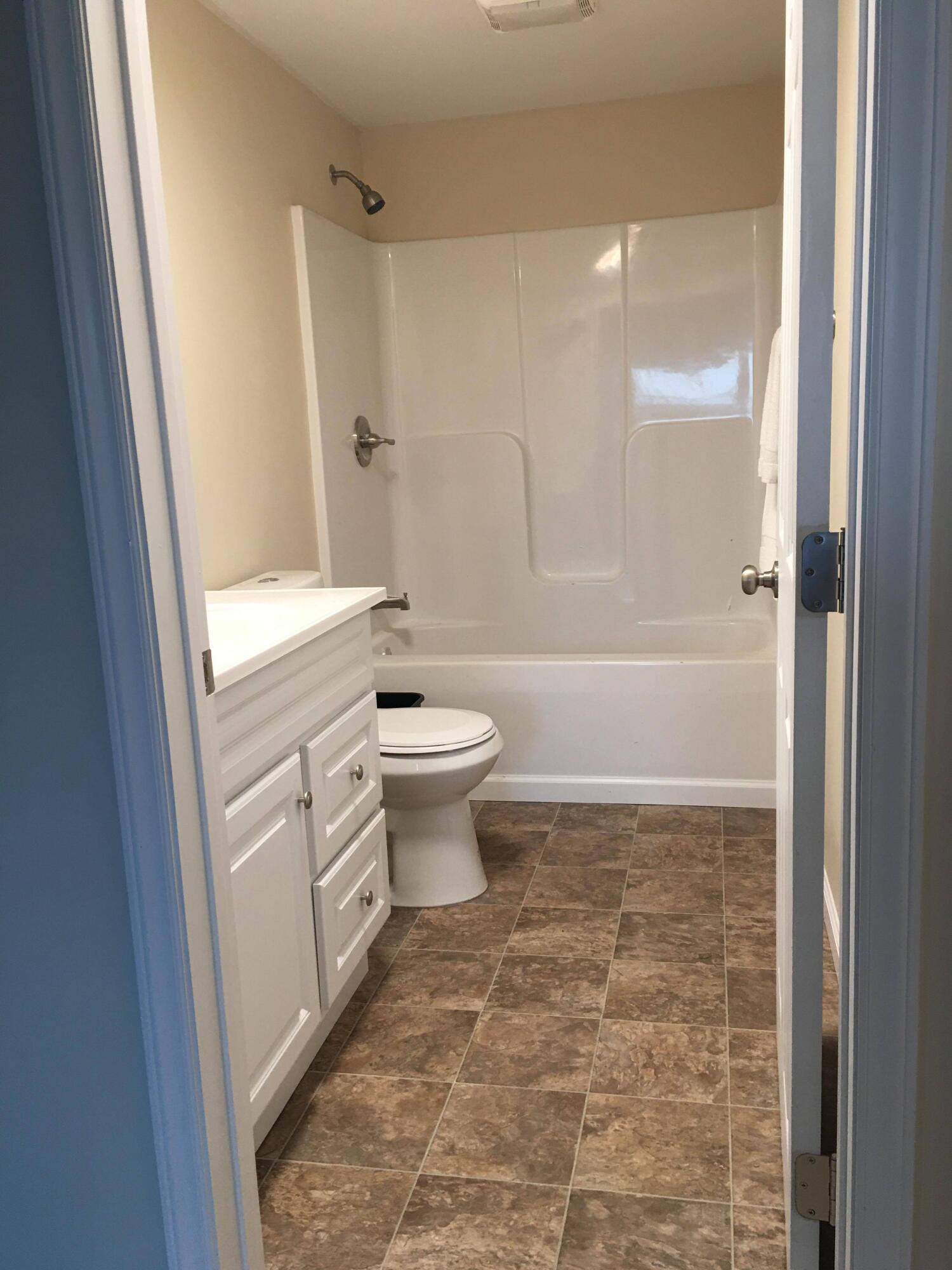 1904 Triangle Road Johnson City, TN 37604 - Photo 15 of 16 bathroom