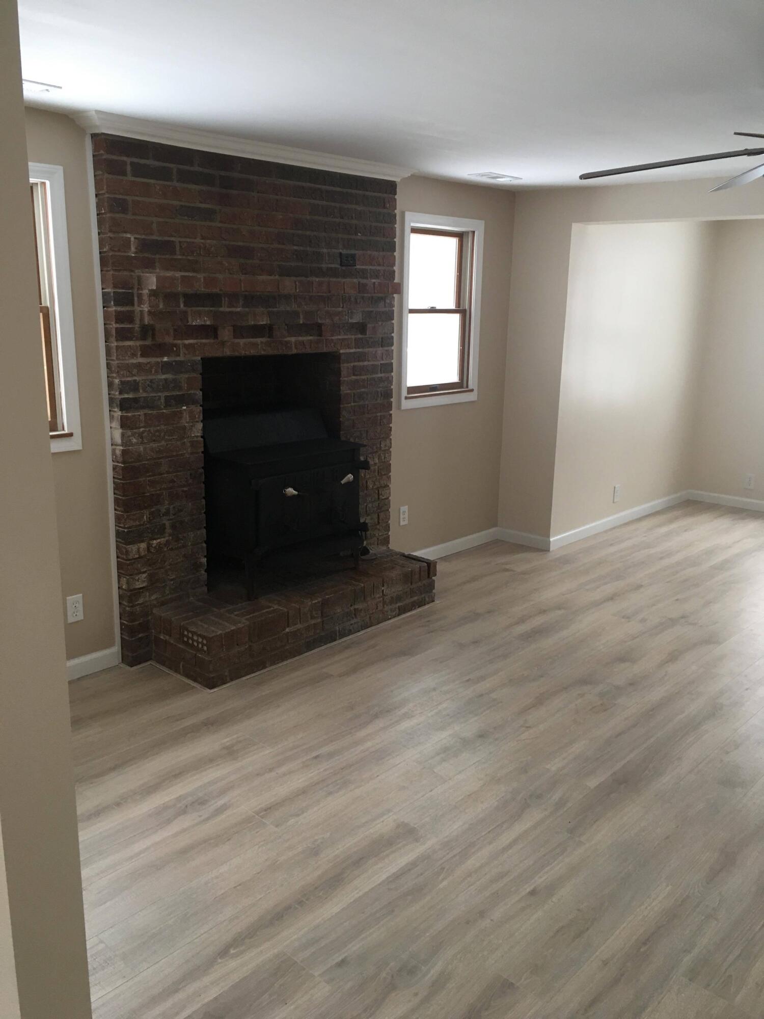 1904 Triangle Road Johnson City, TN 37604 - Photo 5 of 16 living room 2