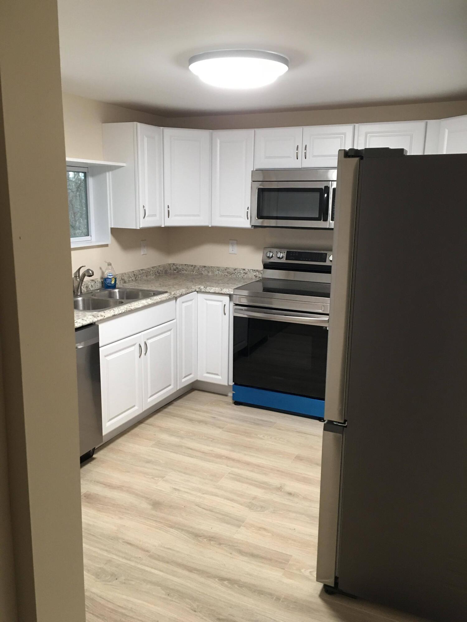 1904 Triangle Road Johnson City, TN 37604 - Photo 9 of 16 Kitchen 3