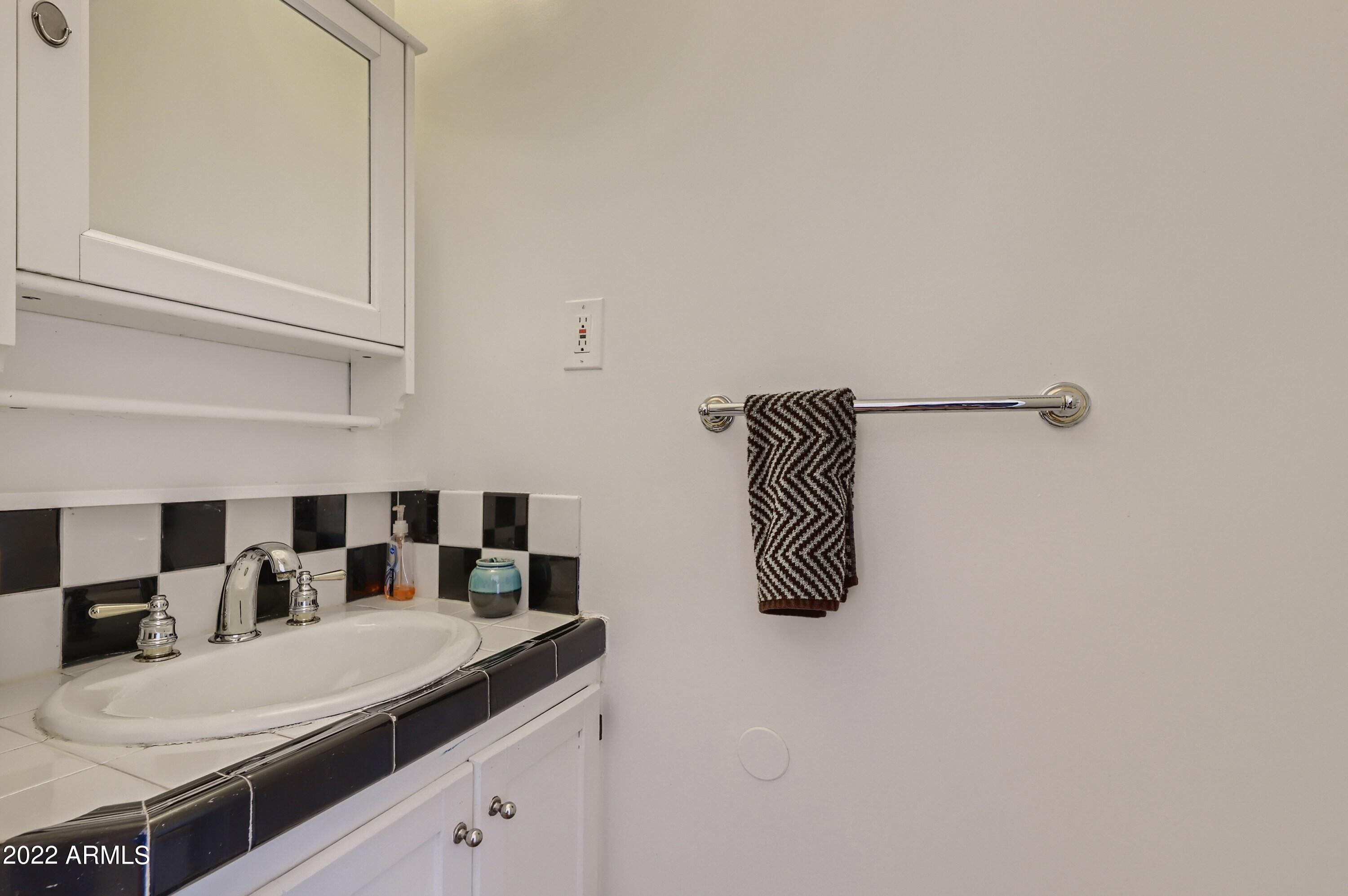 1918 West Granada Road Phoenix, AZ 85009 - Photo 20 of 27 21 Primary Bathroom