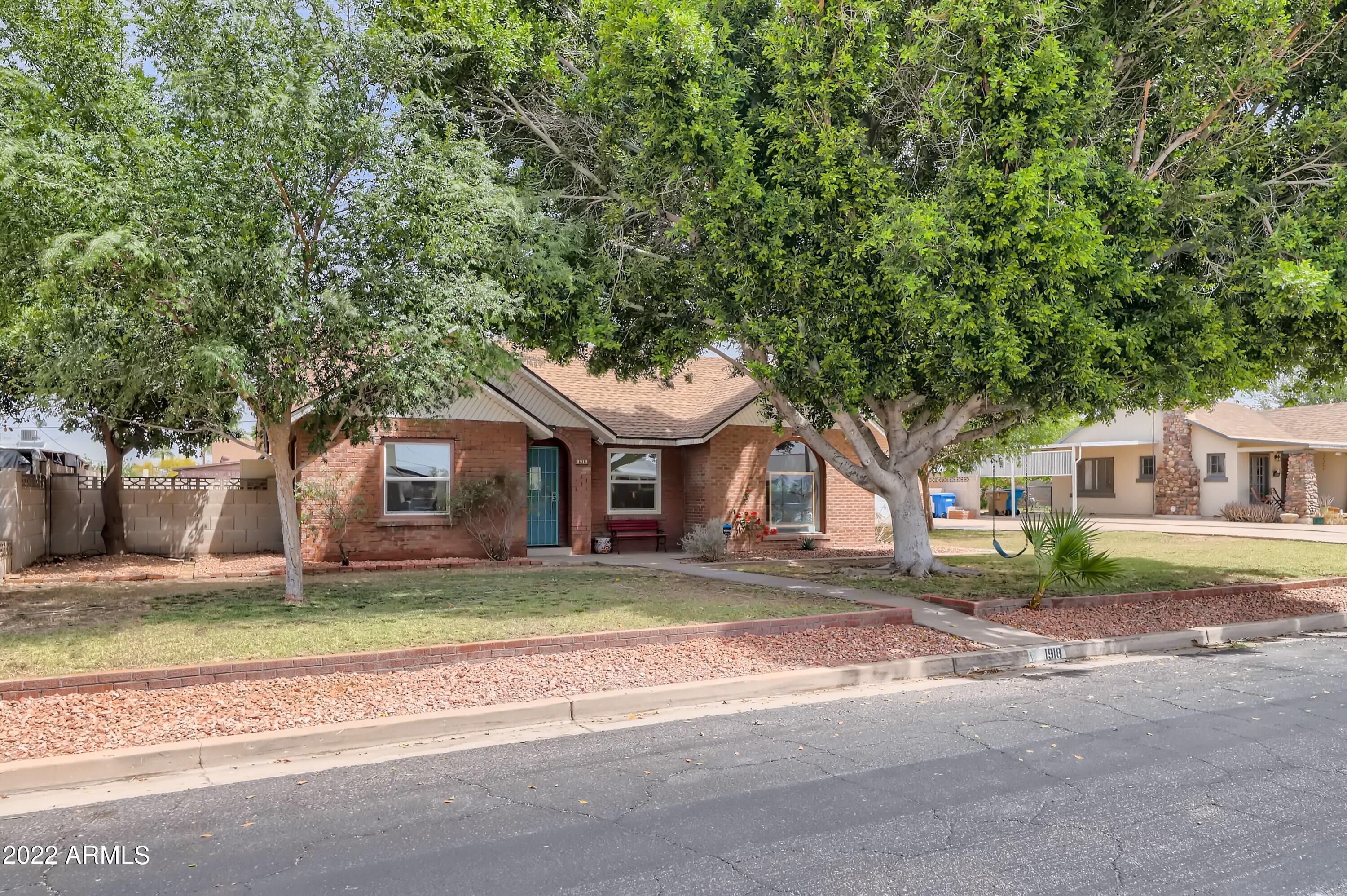 1918 West Granada Road Phoenix, AZ 85009 - Photo 3 of 27 04 Exterior Front