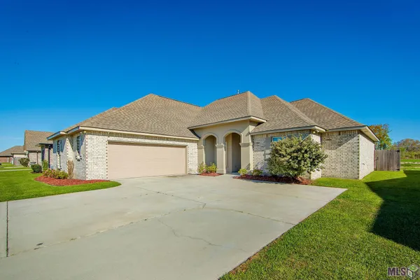 $310,000 | 378 Sucrose Drive, Thibodaux, LA 70301