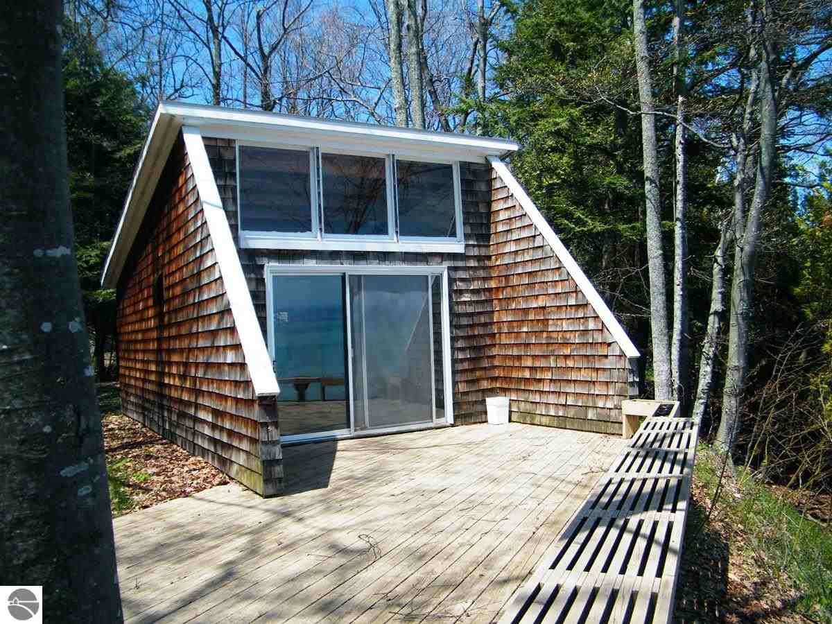 4362 North Omena Point Road Omena, MI 49674 - Photo 29 of 39 1784650-28.JPG