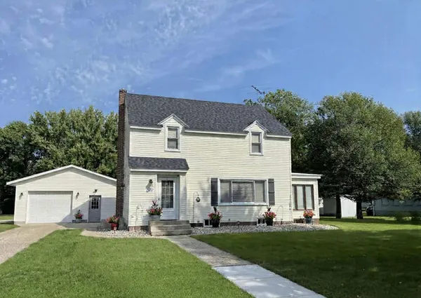 $299,900 | 605 West Alden Street, Arlington, MN 55307