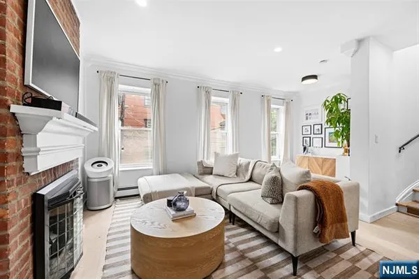 $2,250,000 | 208 3rd Street, Hoboken, NJ 07030