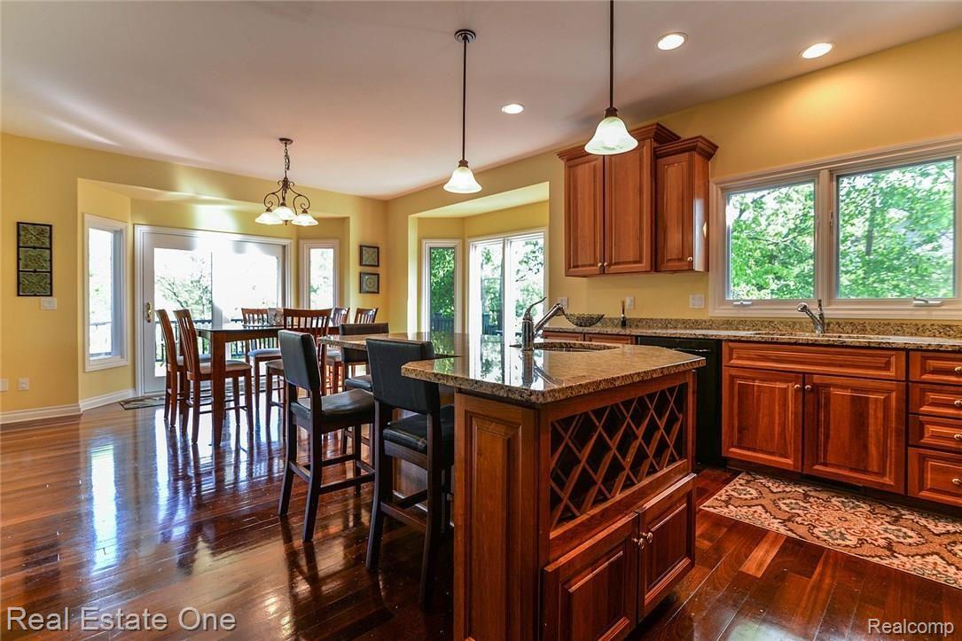 6019 Nottingham Point Brighton, MI 48116 - Photo 21 of 85 22_17.jpg