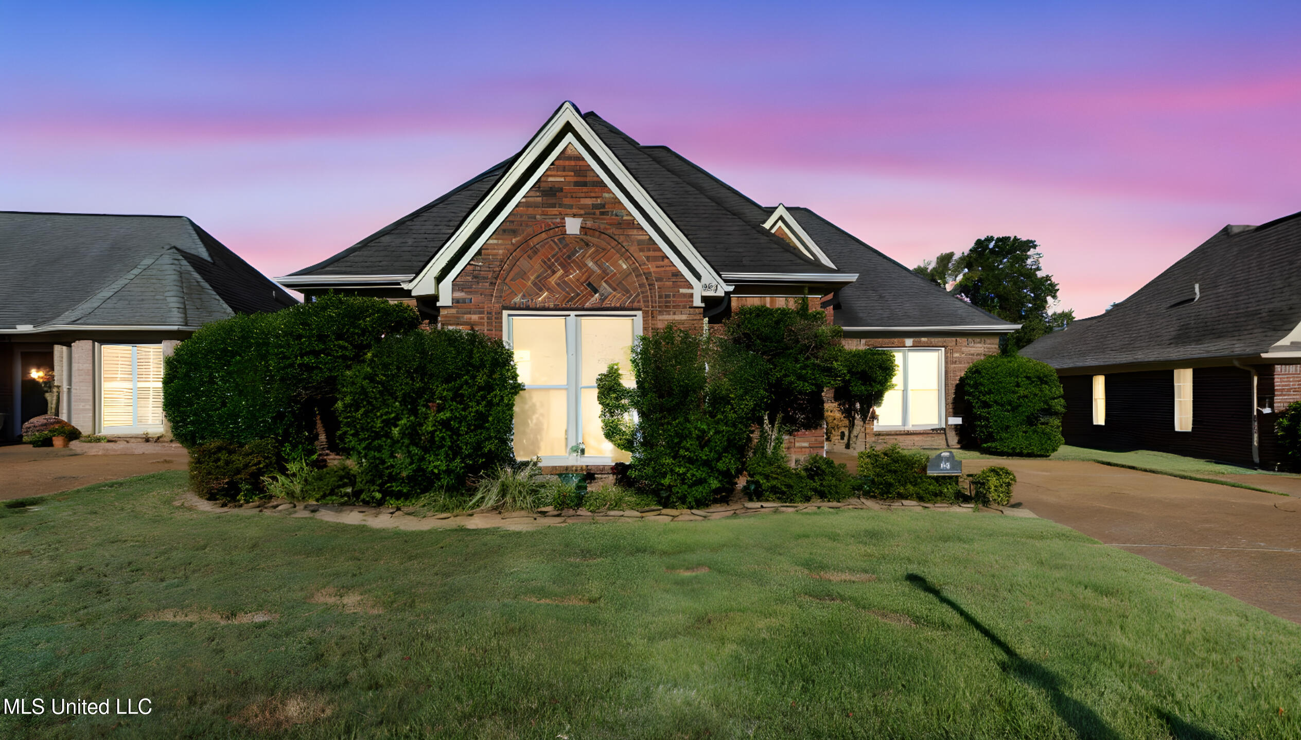 457 Fairway Oaks Drive Hernando, MS 38632 - Photo 3 of 27 IMG_0682