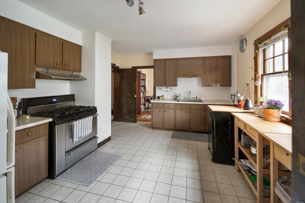 10 Rawson Road Arlington, MA 02474 - Photo 25 of 36 Gallery Image 25