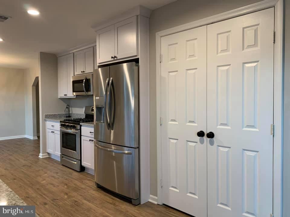 8069 Greenwich Road Catlett, VA 20119 - Photo 6 of 20 custom kitchen with large pantry